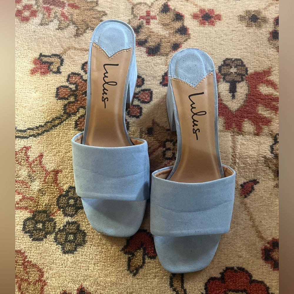 Lulus light blue suede open toe heels
